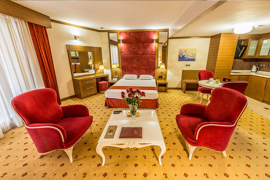 bozorgtarinnamayeshgah